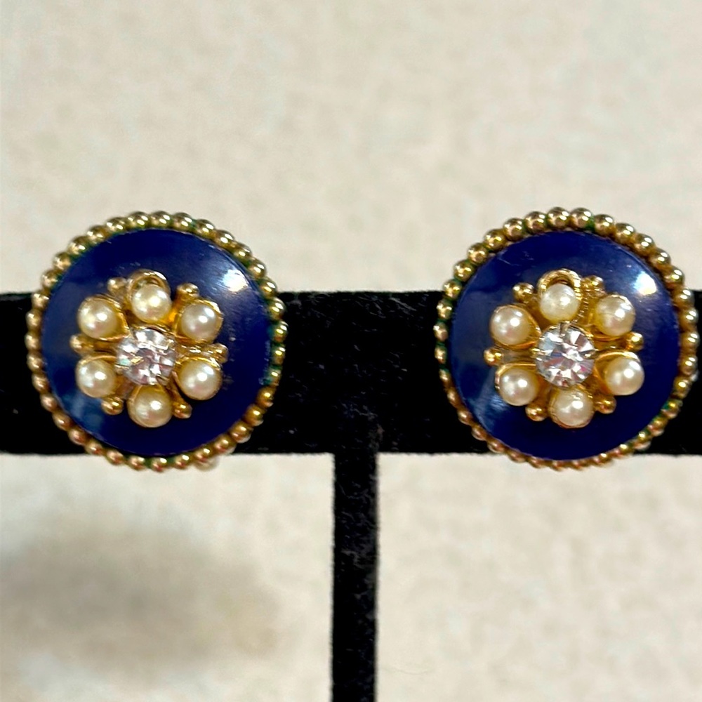 Vintage Coro gold tone blue background faux pearl rhinestone screw back …